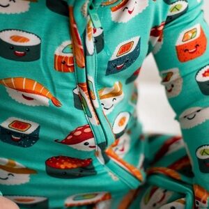 🍣NWOT Bums and Roses sushi sashimi roll 0/3m zippered footed romper bamboo pjs